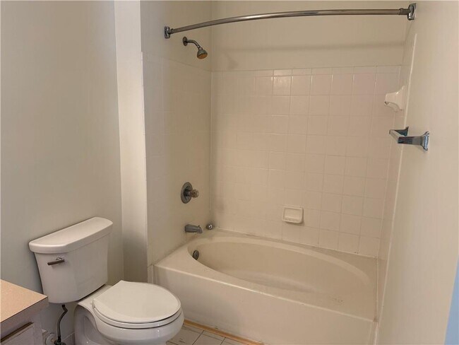 Building Photo - 1704 Frederica Rd