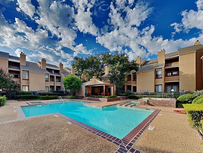 Building Photo - 5550 Spring Valley Rd