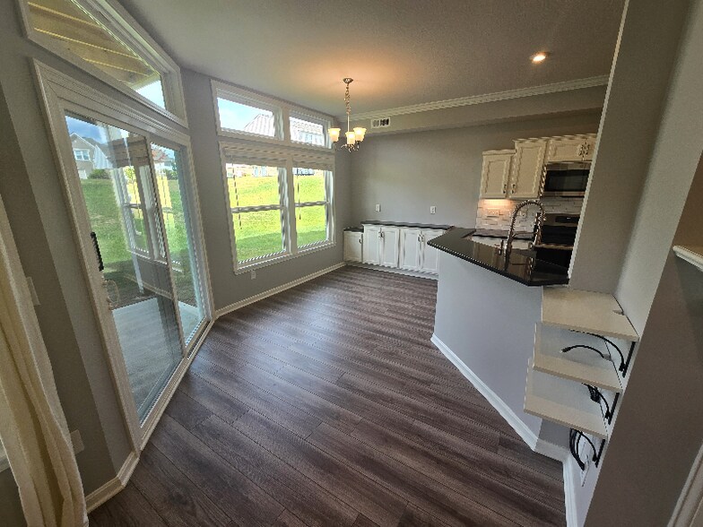 Building Photo - 32 Pebble Brook Pl