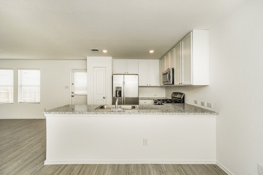 Building Photo - 14612 Greenfield Ml