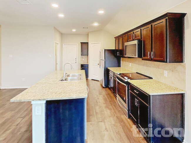 Building Photo - 2716 Gains Mill Dr