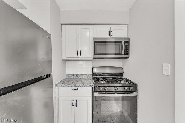 Building Photo - 2521 Greenvale Rd