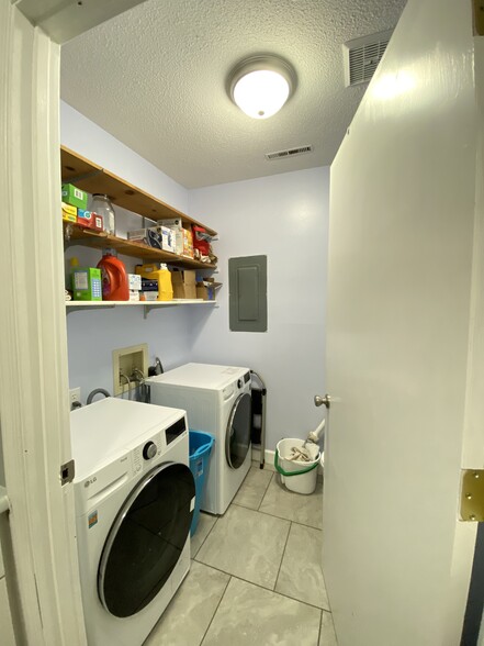 Laundry - 1309 Millbrook Ct