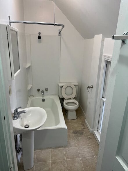 Building Photo - 1111 S 7th St