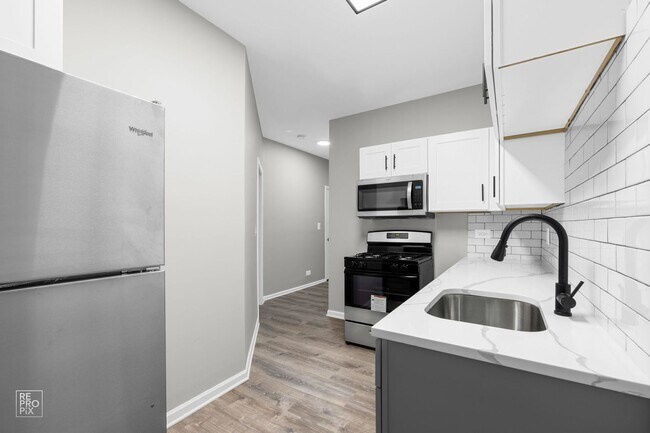 Building Photo - 6101 S Langley