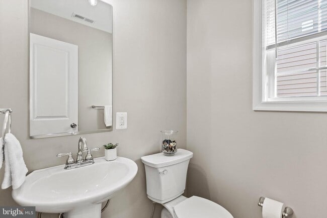 Building Photo - 41573 Church St