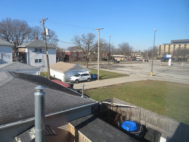 Building Photo - 118 N 12th Ave