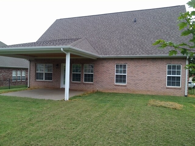 Building Photo - 4013 Lilac Ln