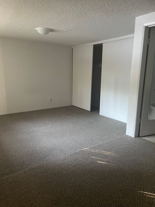 Building Photo - TH110-AfarinLLC