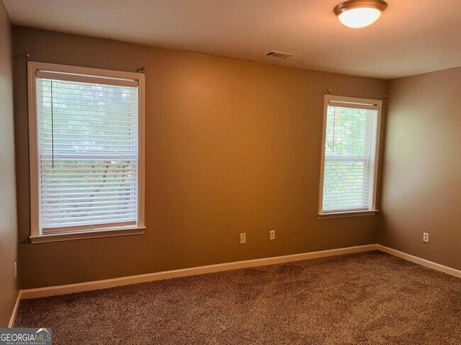 Building Photo - 26 Cliffhaven Cir