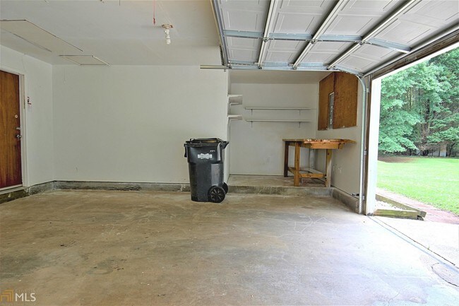 Building Photo - 408 Ironwood Way