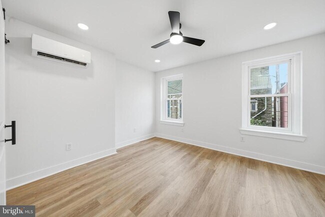 Building Photo - 2109 Tasker St