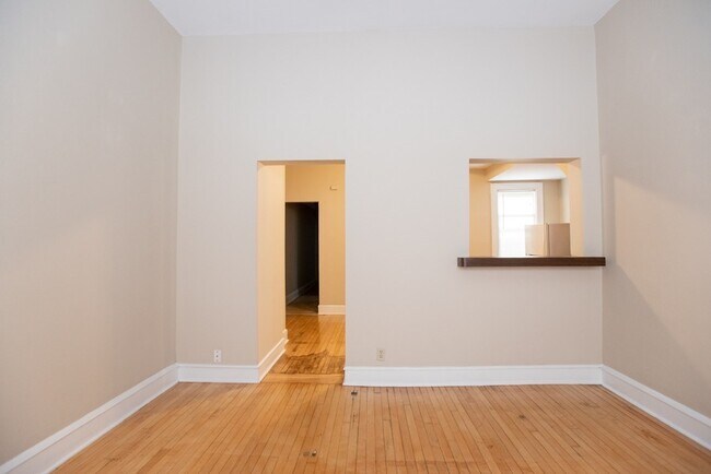 Building Photo - 1603 N Van Buren St