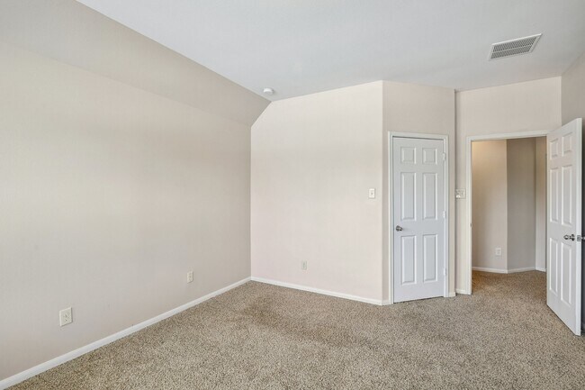 Building Photo - 28134 Kudzu Dr