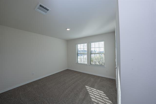 Building Photo - 400 Willow View Way