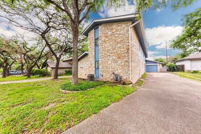 Building Photo - 8501 Fathom Cir