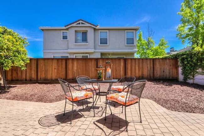 Building Photo - Gorgeous Home | Desirable Location | A/C