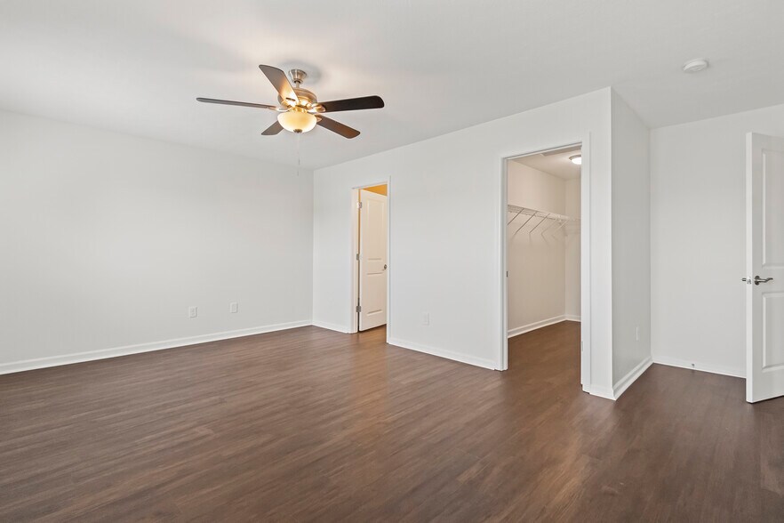 Building Photo - 136 Poe Ave