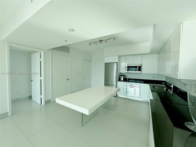 Building Photo - 92 SW 3rd St