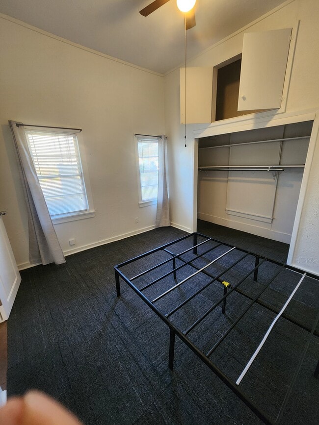 Building Photo - 1182 Navasota St