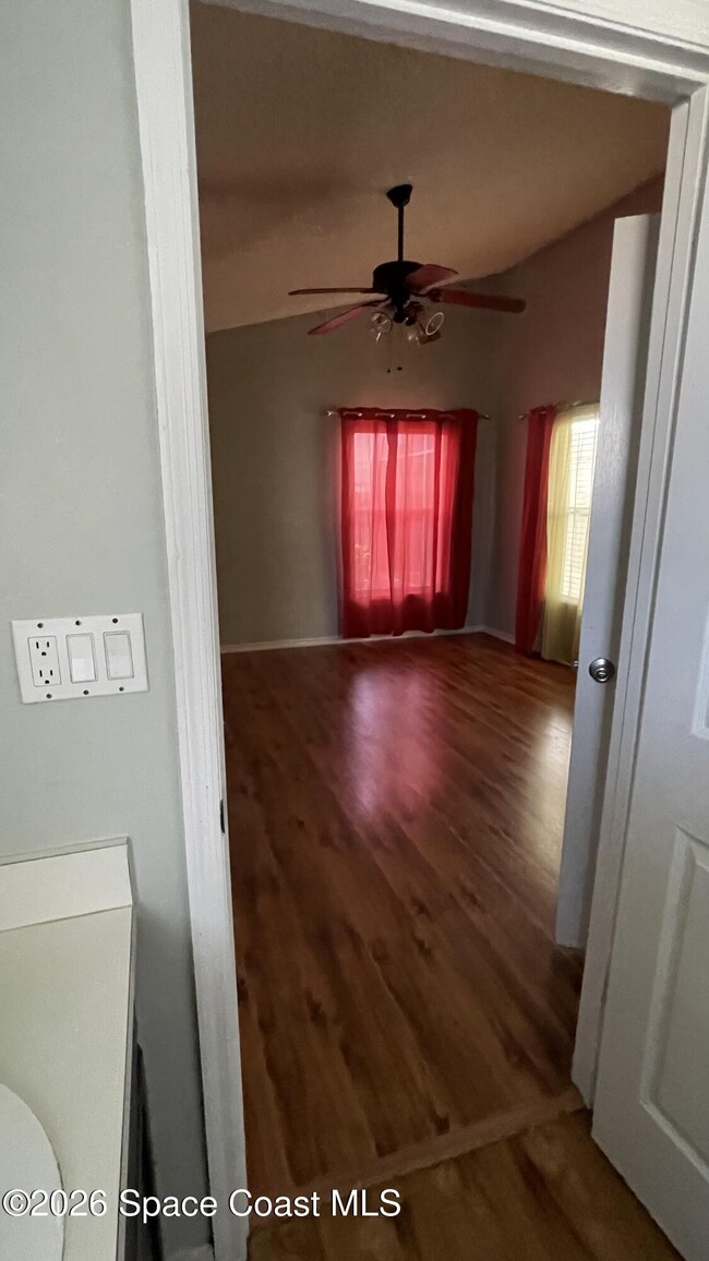 Building Photo - 2555 Street Pauls Dr