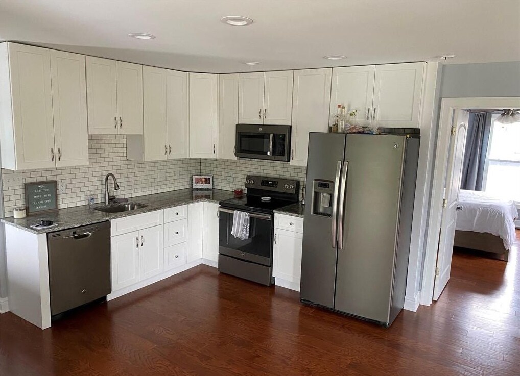 Building Photo - 412 Starkweather St