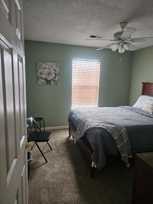 Building Photo - 99 Harmony Dr W