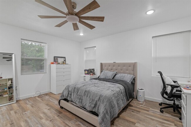 Building Photo - 1024 Greenlee St