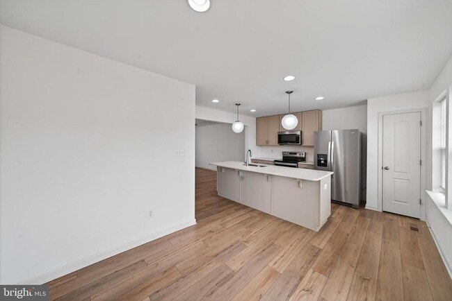 Building Photo - 18 Needle Ct