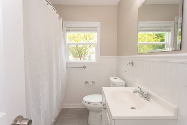 Building Photo - Welcome to this Beautiful Home nestled in the heart of Sumter, SC.