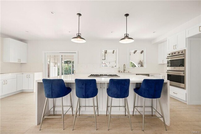 Building Photo - 6136 Barrows Dr