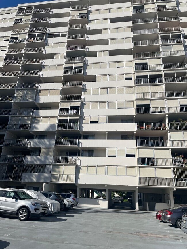 Building Photo - Victoria Plaza - Makiki/Punchbowl - 2/2/1 ...