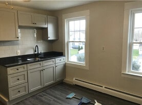 Building Photo - 5 Greystone Ave