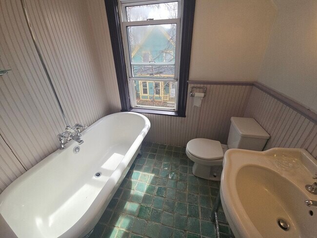 Building Photo - 21 Mountain Ave