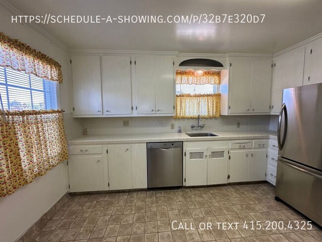 Building Photo - Spacious Two Bedroom Home In North Salinas