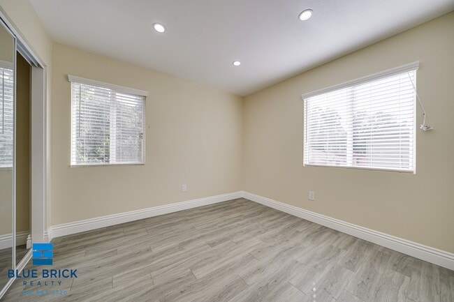 Building Photo - 2724-2724 Lanfranco St