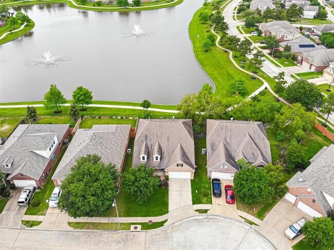 Building Photo - 15131 Live Oak Bend Way
