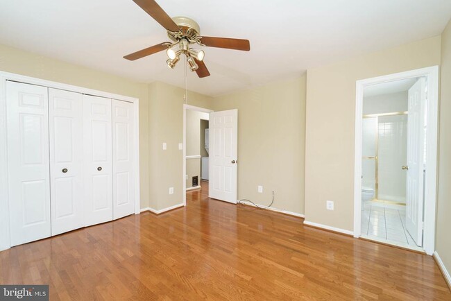 Building Photo - 6746 Hillandale Rd