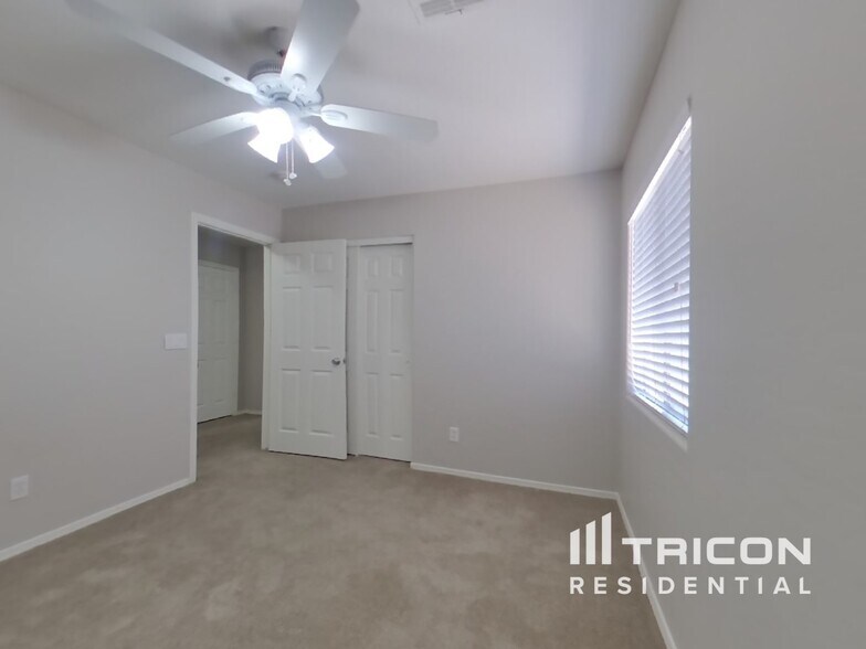 Building Photo - 15314 N 161st Dr