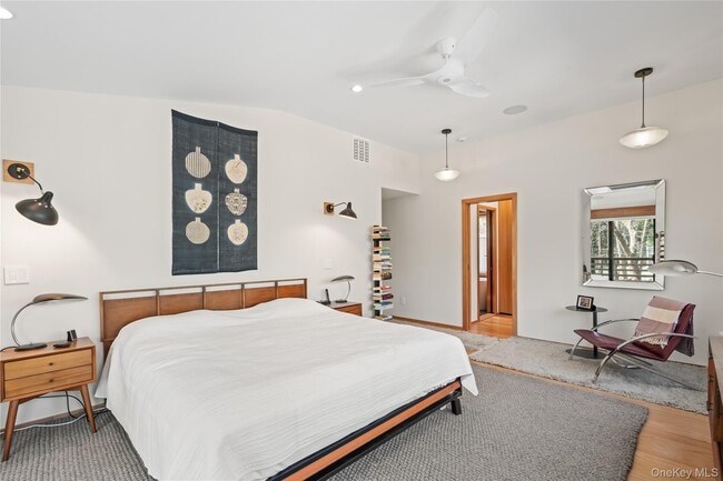 Building Photo - 14 Tall Tree Ct