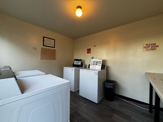 Building Photo - 7422 Seastar Dr