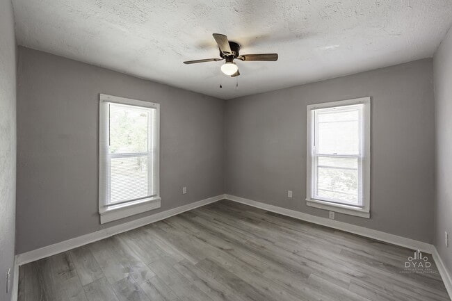 Building Photo - 909 Lane Ave