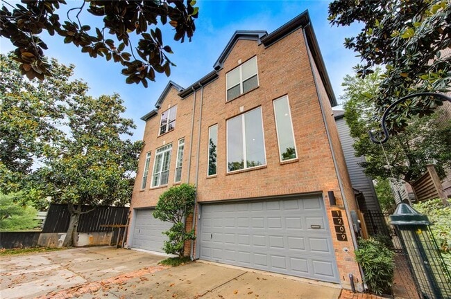 Building Photo - 1209 Van Buren St