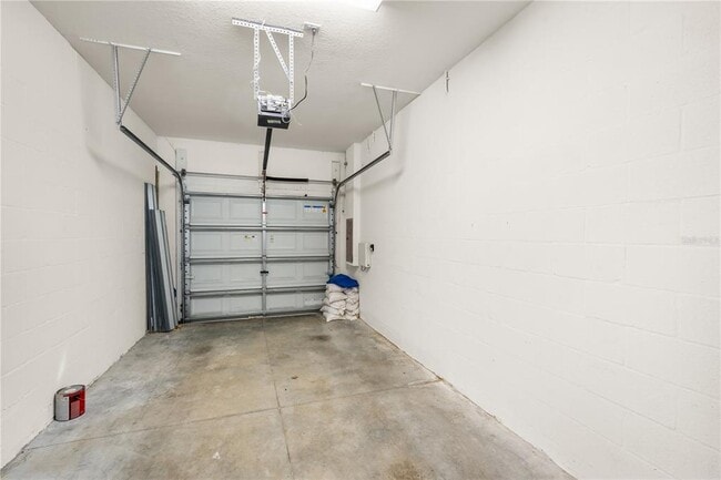 Building Photo - 2108 Golden Falcon Dr