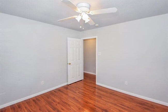 Building Photo - 14006 Fair Glade Ln