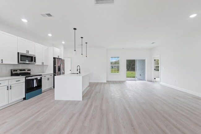 Building Photo - 5256 SW 155th Loop