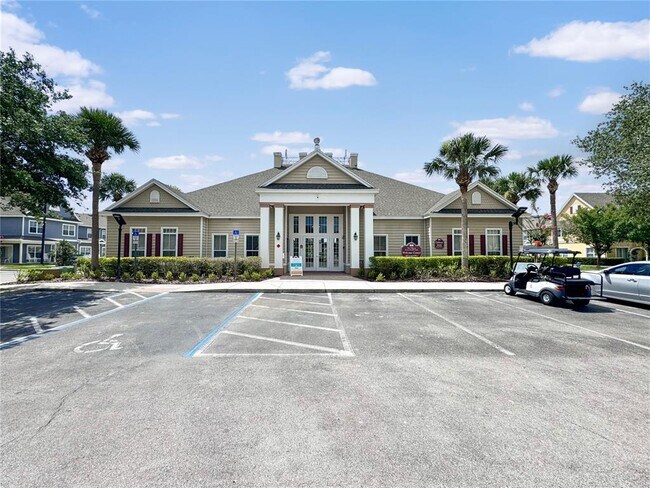 Building Photo - 4562 Yellowgold Rd E