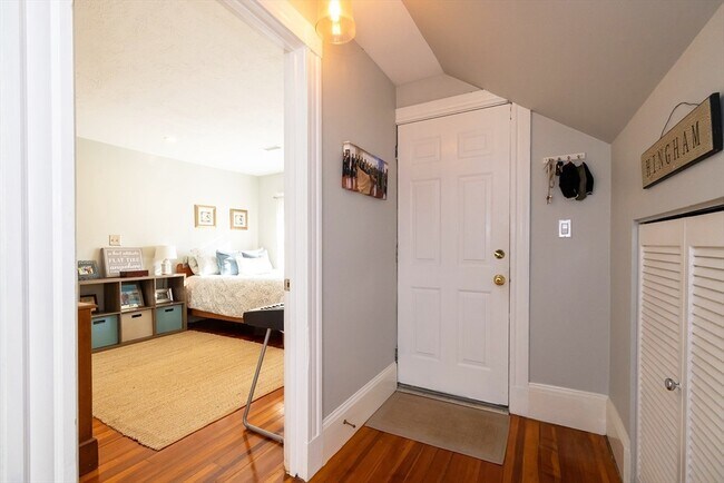 Building Photo - 345 Ashmont St