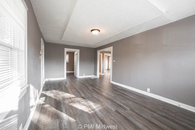 Building Photo - 1521 N Tacoma Ave