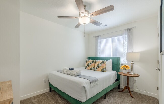 Building Photo - 408 S 680 E